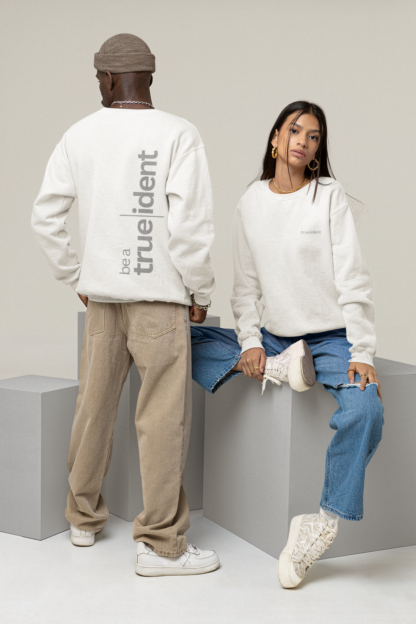 Sweater "Be a true|ident"